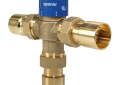 Uponor A5402112 1" Thermal Mixing Valve with Union